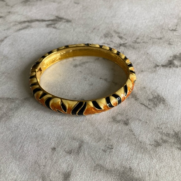 Kenneth Jay Lane Jewelry - Kenneth Jay Lane tiger print bracelet clamp closure